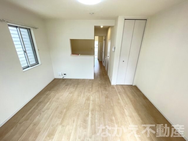 物件内観写真3　(ゆったり過ごせるリビングです)