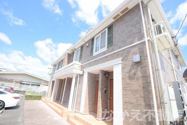 物件外観写真1　(おしゃれな外観です)