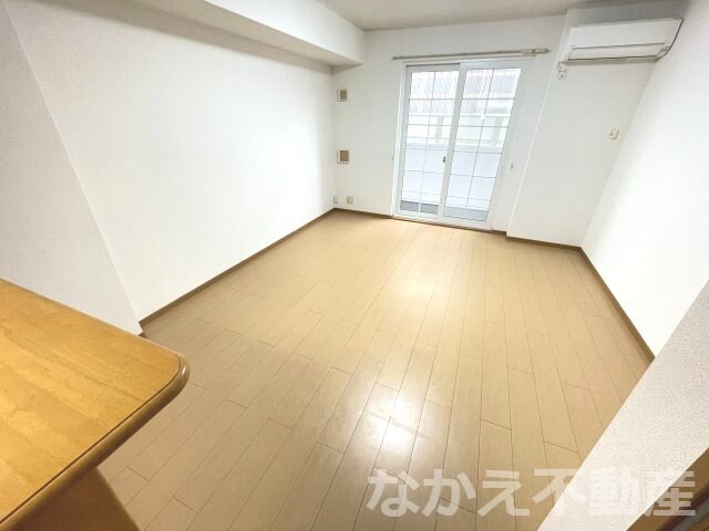 物件内観写真3　(おしゃれなリビングです)