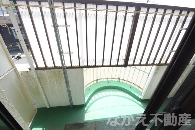 物件内観写真12　(お洗濯にも便利なバルコニー付き)