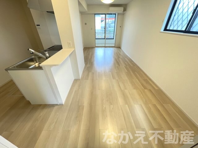 物件内観写真3　(使いやすいリビングです)