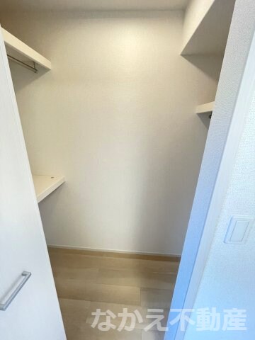 物件内観写真11　(便利な収納スペースです)