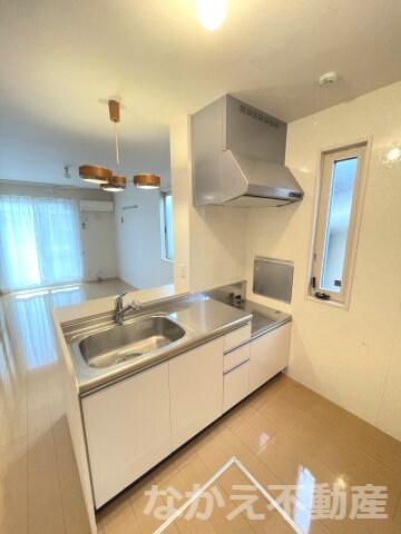 物件内観写真4　(コンパクトなキッチンで掃除もラクラク)
