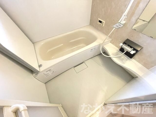 物件内観写真5　(落ち着いた空間のお風呂です)