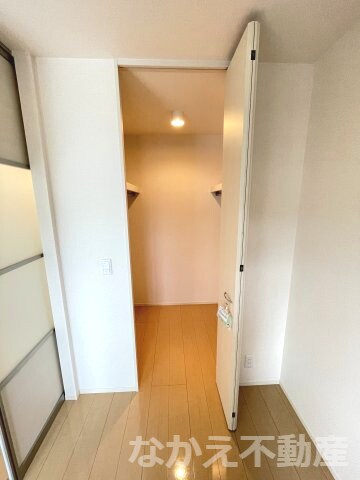 物件内観写真7　(大きなスペースがあり、収納には困りません)