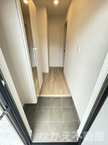 物件内観写真9　(収納もある玄関です)