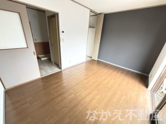 物件内観写真5　(使いやすい居間です)