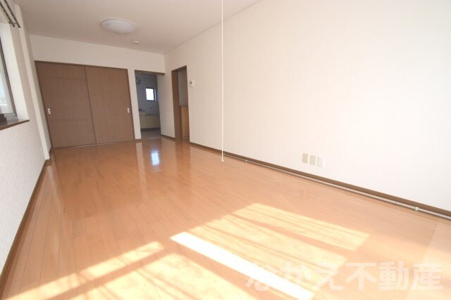 物件内観写真4　(ゆとりの広さです)