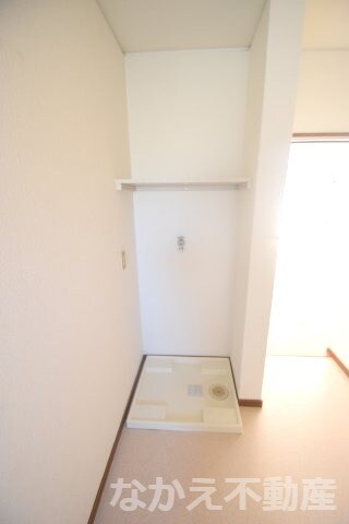 物件内観写真8　(広い洗面スペース)