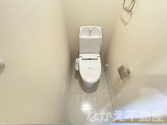 物件内観写真7　(ゆったりとした空間のトイレです)
