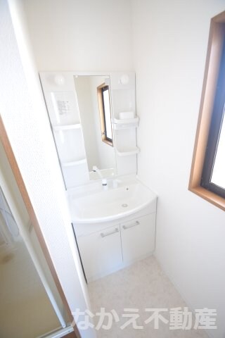 物件内観写真7　(使いやすい洗面所です)