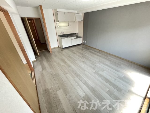 物件内観写真2　(おしゃれなリビングです)