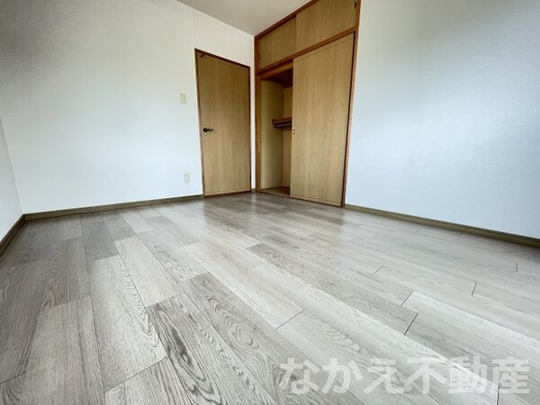 寝室(ゆとりの広さです)