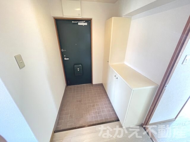 物件内観写真9　(ゆったりとした玄関です)