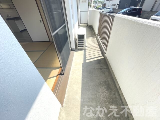 物件内観写真10　(お洗濯にも便利なバルコニー付き)