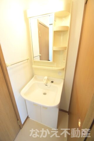 物件内観写真8　(忙しい朝には欠かせない洗面所です)