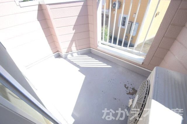 物件内観写真10　(バルコニーからの眺めを楽しみながら食事をしませんか)