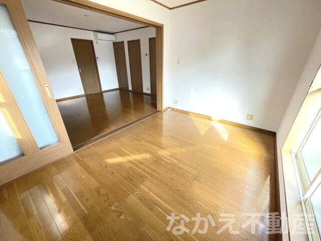 物件内観写真4　(ゆったりした洋室です)