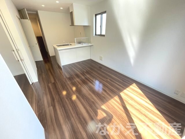 物件内観写真4　(使いやすい居間です)