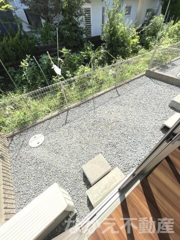 物件内観写真11　(暖かな日差しのふりそそぐバルコニー)