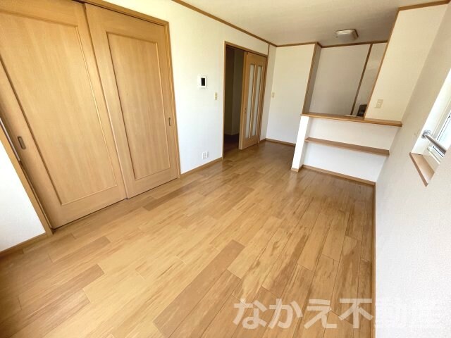 物件内観写真4　(ゆったりとしたリビングです)