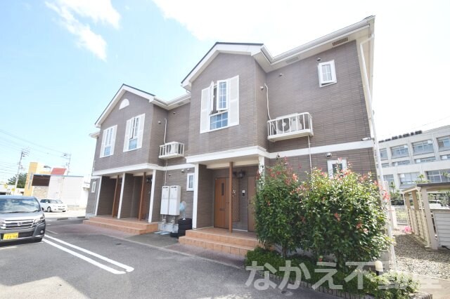 物件外観写真3　(落ち着いた雰囲気の外観です)