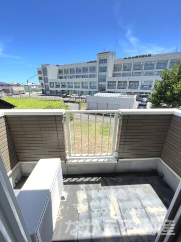物件内観写真12　(広々としたバルコニーです)