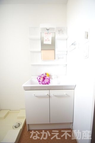 物件内観写真8　(脱衣スペースもあります)