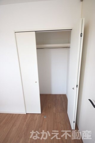 物件内観写真11　(小物を収納するのに便利です)