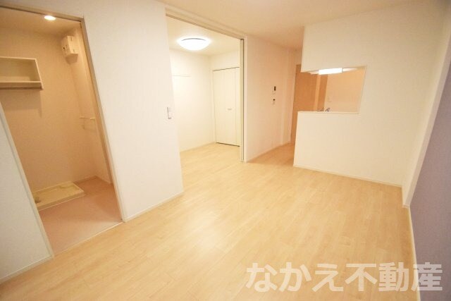 物件内観写真3　(使いやすいリビングです)