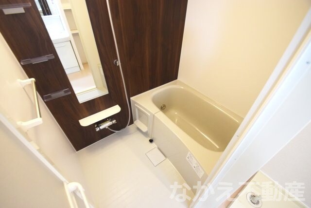 物件内観写真7　(落ち着いた空間のお風呂です)