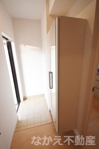 物件内観写真9　(シンプルで使いやすい玄関です)