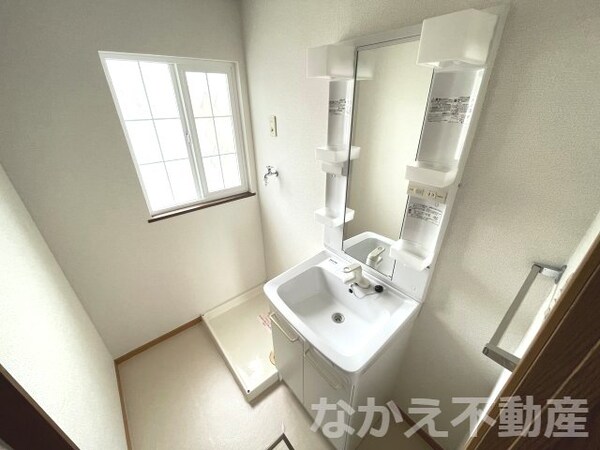 洗面・脱衣所(明るい洗面所です)