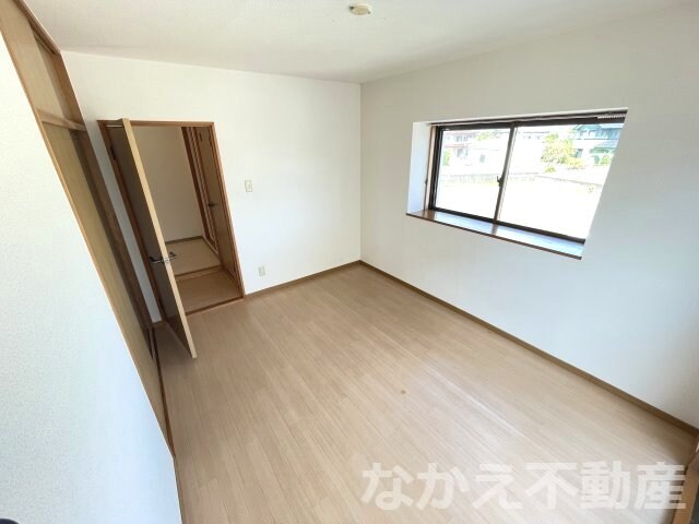 物件内観写真4　(使い勝手のいい寝室です)