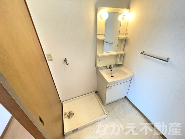 物件内観写真8　(脱衣スペースもあります)