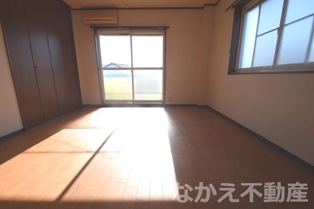 物件内観写真3　(居間です)