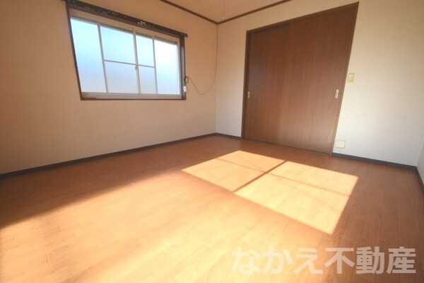 寝室(使い勝手のいい寝室です)