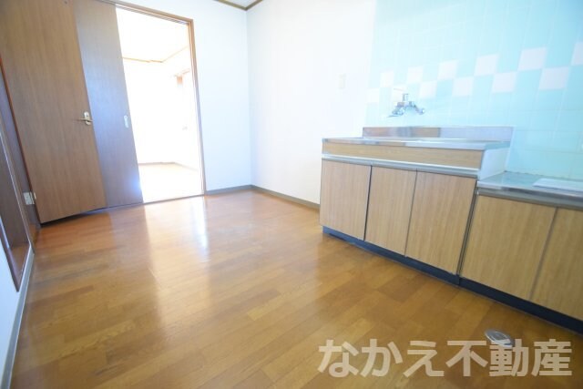 物件内観写真13　(広々とした洋室です)