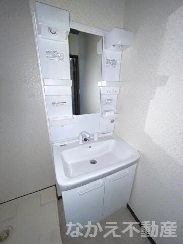 物件内観写真7　(忙しい朝には欠かせない洗面所です)