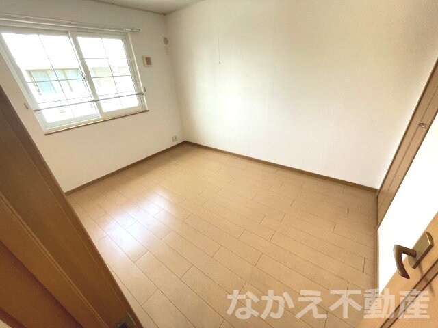 物件内観写真4　(使い勝手のいい寝室です)