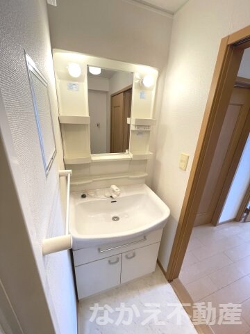 物件内観写真7　(コンパクトで使いやすい洗面所)