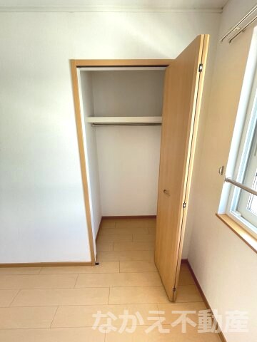 物件内観写真10　(小物を収納するのに便利です)