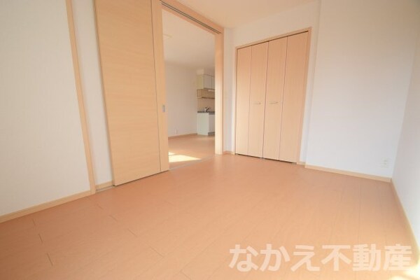 寝室(使い勝手のいい寝室です)