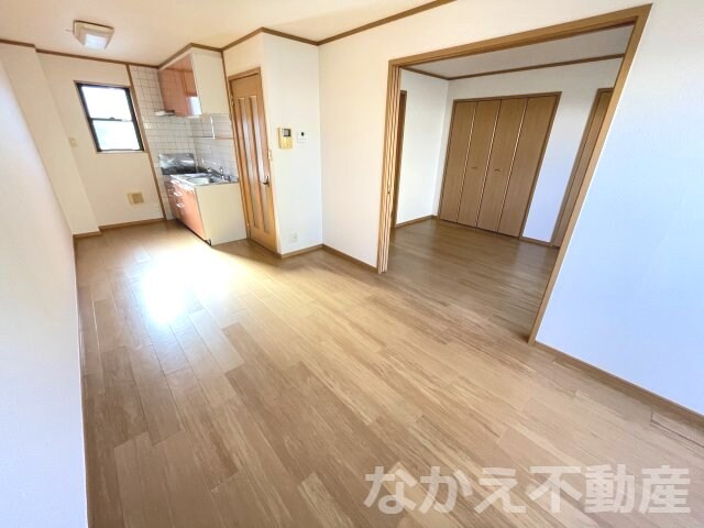 物件内観写真3　(ゆったりとしたリビングです)