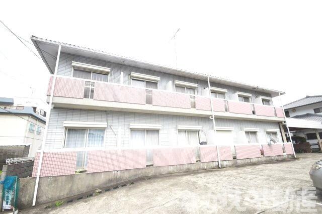 物件外観写真1　(外観もきれいです)