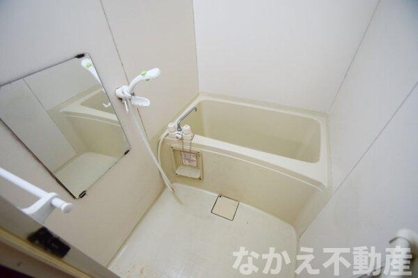 浴室(コンパクトで使いやすいお風呂です)