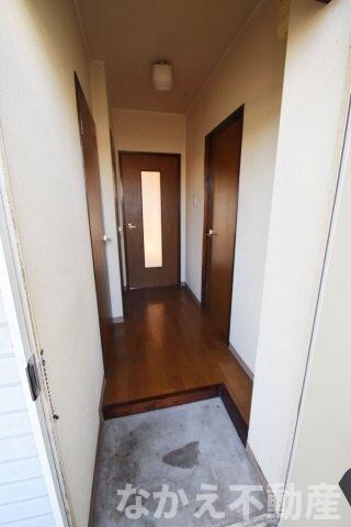 物件内観写真9　(明るい玄関です)