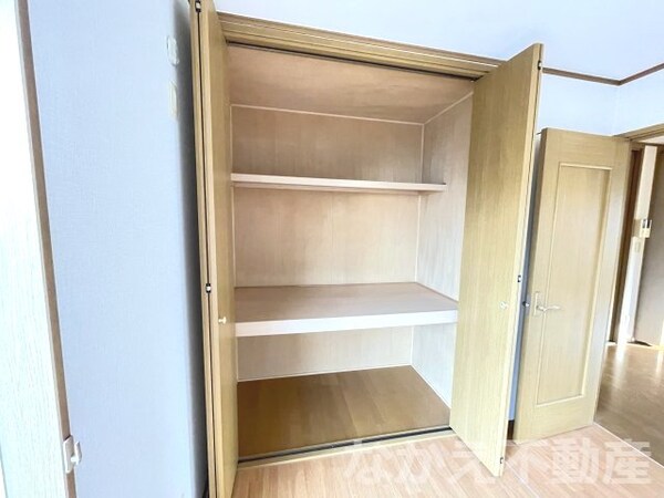 収納(小物を収納するのに便利です)