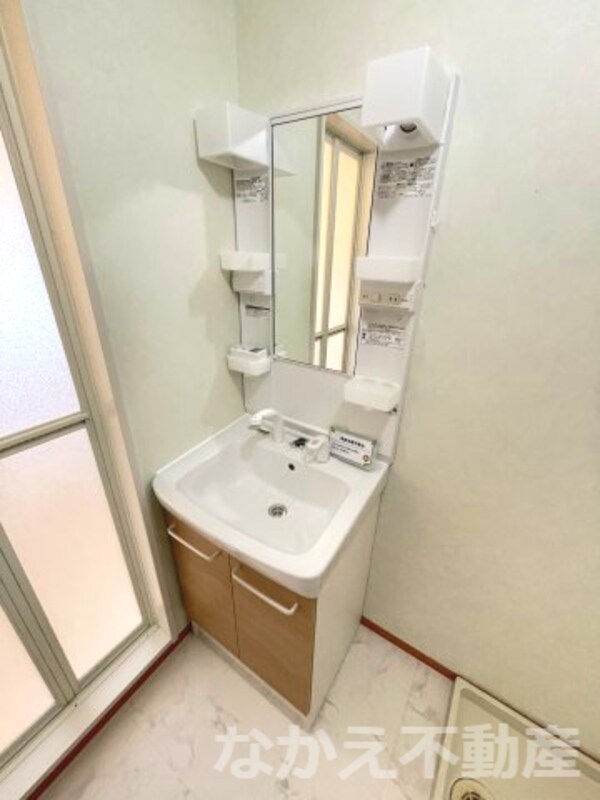 洗面・脱衣所(ゆったりとスペースのある洗面所)