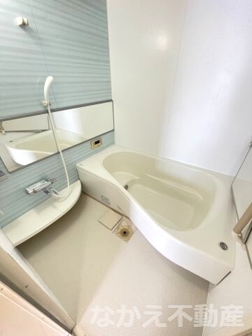 物件内観写真6　(コンパクトで使いやすいお風呂です)